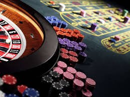 Ilustrasi keamanan akun digital dan perlindungan data pengguna online